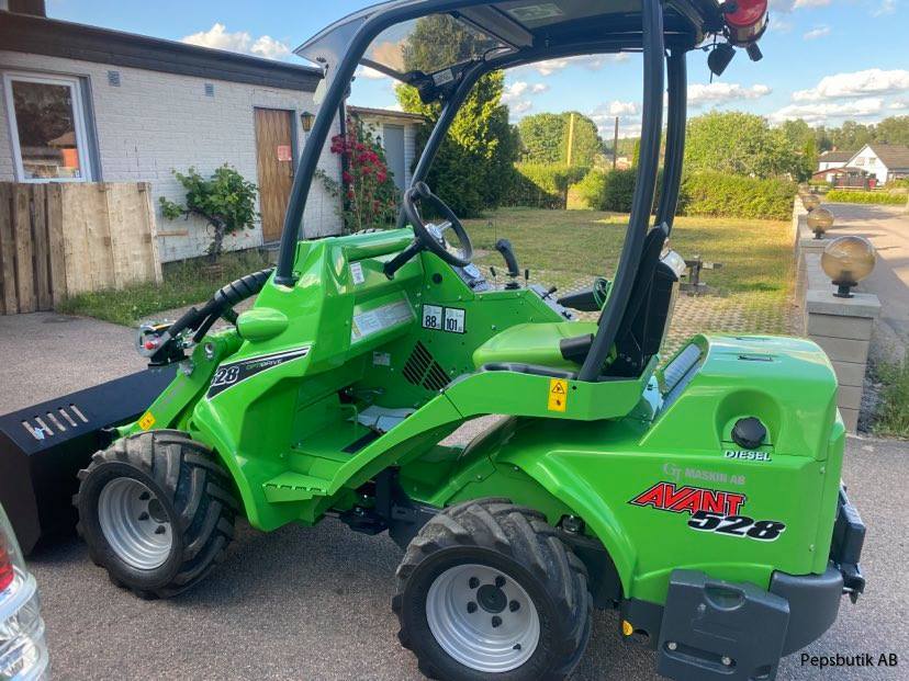 Avant 528 kompaktlastare